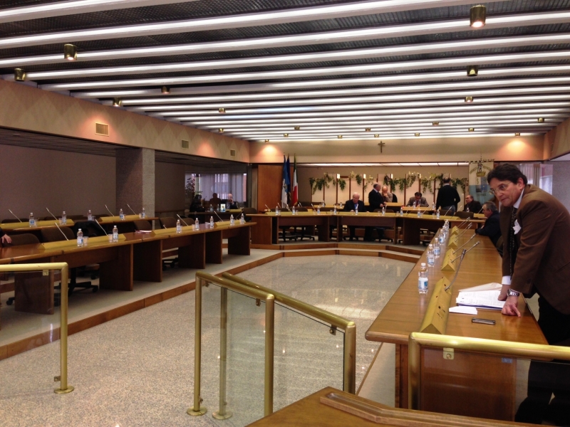 L'aula del Consiglio provinciale deserta