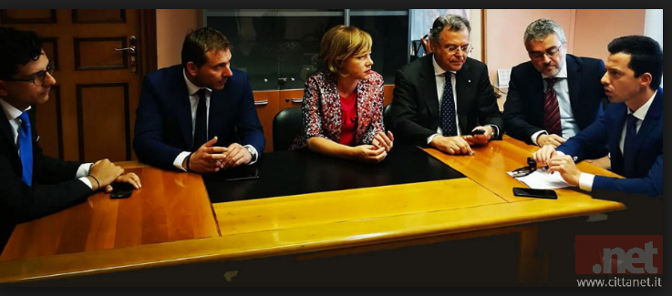 gruppo-5-stelle-buona-91ec.PNG